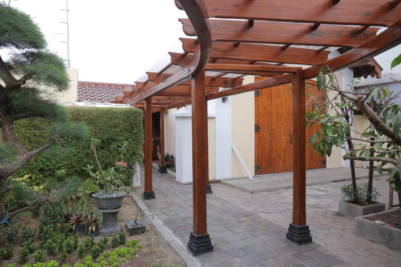 Dem Ayem Heritage Guest House Джокьякарта Экстерьер фото