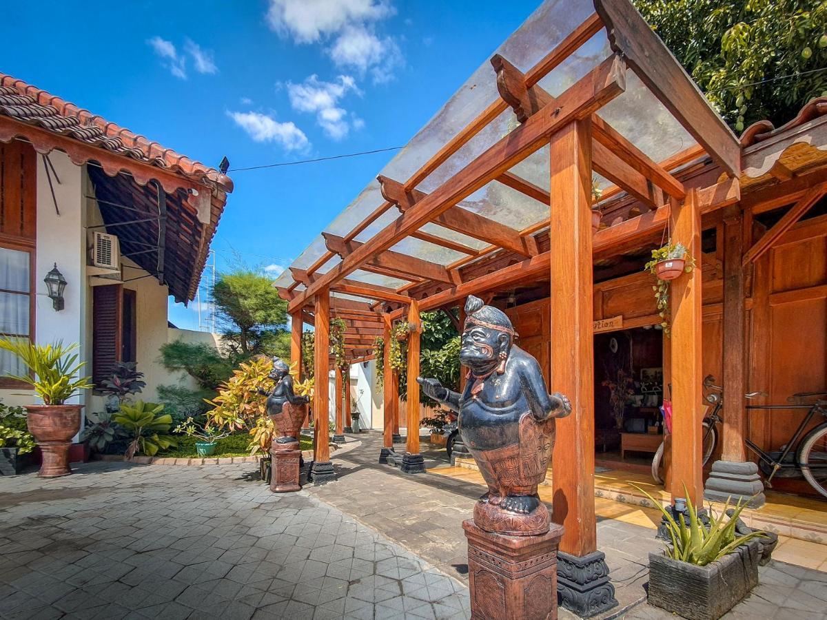 Dem Ayem Heritage Guest House Джокьякарта Экстерьер фото